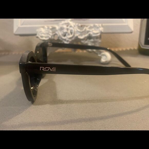 ROVE black cat eye sunglass UV 400 Protect… - Picture 6 of 10